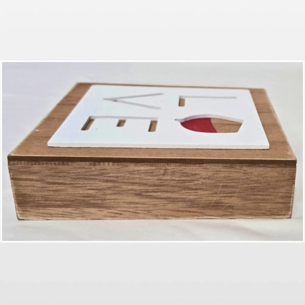 New Room &Retreat Sign Wood Block Love Box Home Décor Red Wine 2 Dimensional NWT